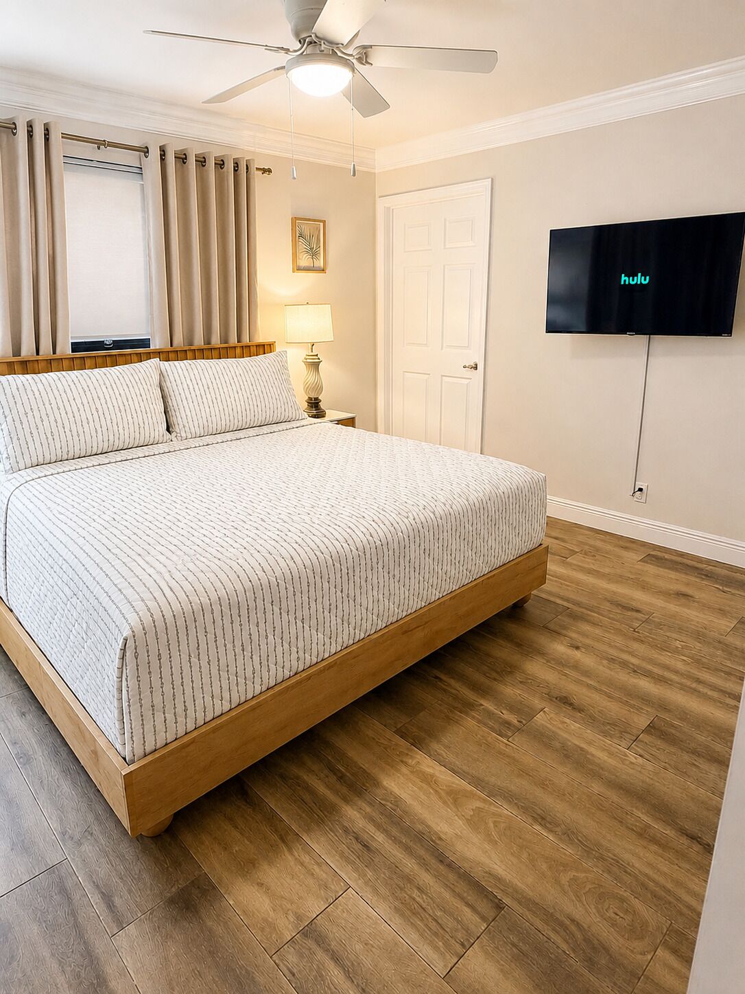 5 slaapkamers, een bureau, reisbedje, gratis wifi