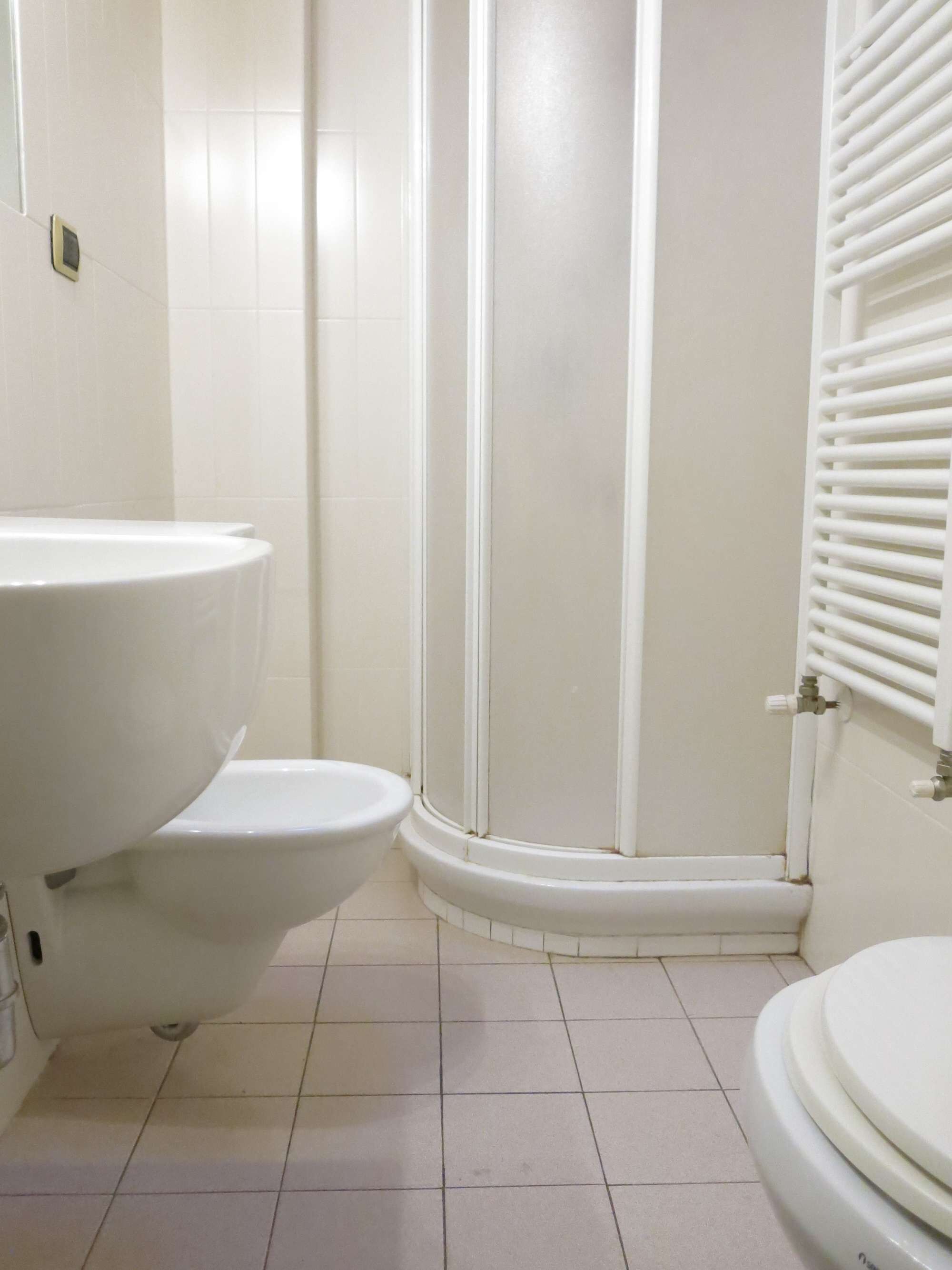 Doccia, asciugacapelli, bidet, asciugamani