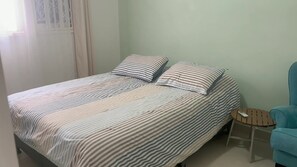 Iron/ironing board, WiFi, bed sheets - 3BR/2Bathroom AC, Pool, Beach club,Private Garden with Terrace and ,Pizza Oven. (Vacamonte)