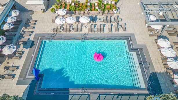 Pool - Modern Condo Stay Sun Deck - Rooftop Infinity Pool (Hollywood)