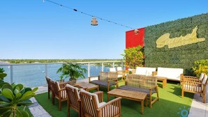 Property grounds - Modern Condo Stay Sun Deck - Rooftop Infinity Pool (Hollywood)