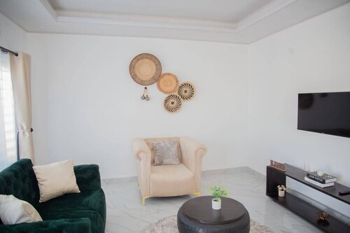 3-bedroom apartment, Your Peaceful Home Away From Home!