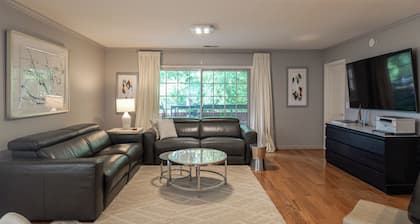 Terrific Townhome with 2-Bedroom Ensuites in Arlington