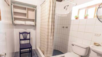 Deluxe Double Room | Bathroom