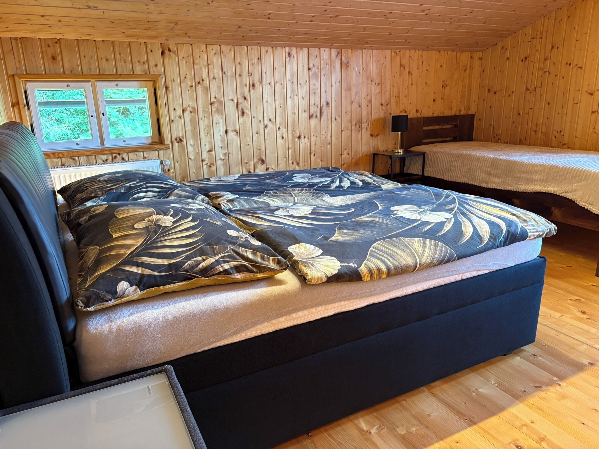 2 bedrooms, WiFi (free), bed sheets