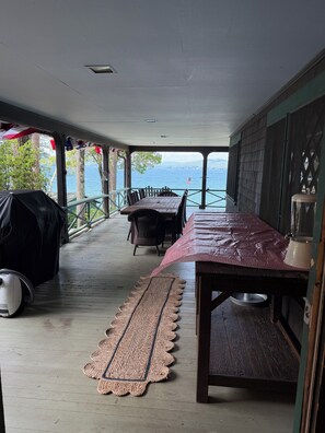 Outdoor dining - Lake Winnipasaukee Waterfront  w/Dock (Laconia)