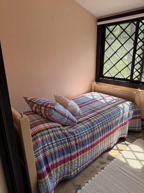 5 habitaciones, escritorio, wifi gratis y ropa de cama 