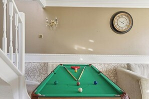 Games room - Relaxing 3-BD Retreat • Hot Tub • Pool Table • Garden • Parking (Cannock)