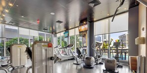 Fitness facility - Spacious 2BR - Open‑Air Relaxation Space (Hallandale Beach)