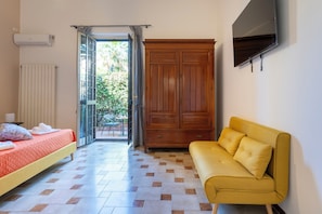 3 bedrooms, WiFi, bed sheets - Safiri Apartment (Palermo)