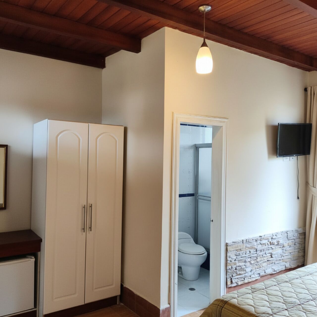 Habitación doble Deluxe, vista al patio | Wifi gratis 