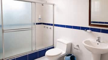 Deluxe Double or Twin Room, Courtyard View | Bathroom | Hair dryer, heated floors (bathroom), towels, soap