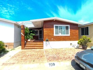 Exterior - Beach House with Access to Pools and a Hot Tub (Playas de Rosarito)