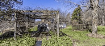 Rocky Ridge Stables Cozy 3-bedroom farmhouse just outside Saratoga