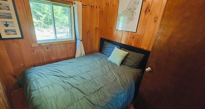 Chalet spa bord de lac | Kayaks, nature et détente à Mandeville, Lanaudière