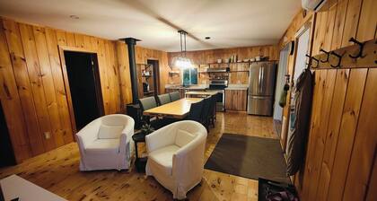 Chalet spa bord de lac | Kayaks, nature et détente à Mandeville, Lanaudière