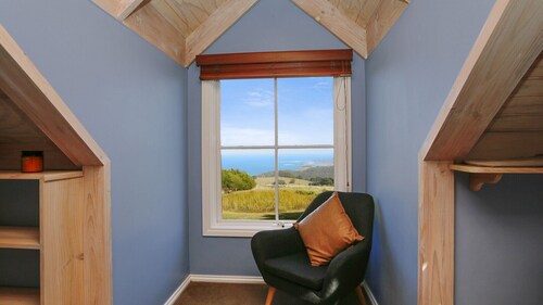 Ocean View Hilltop Retreat - Skenes Creek