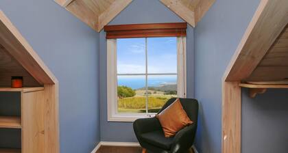 Ocean View Hilltop Retreat - Skenes Creek