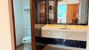 Suite Deluxe, vistas a la ciudad | Baño