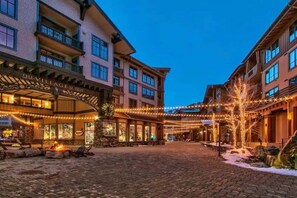 Exterior - Village Heart 1BR-Ski in/out+Hot Tubs+KidsZone (Olympic Valley)