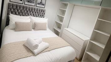 2 bedrooms, iron/ironing board, WiFi (free), bed sheets