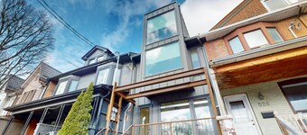 LUXURY 2025 Townhome [10 Minutes to Downtown + FREE Parking]