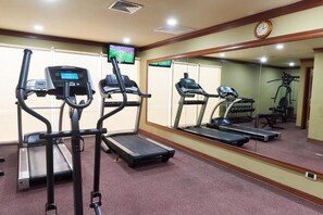 Fitness facility - Suites Las Palmas Hotel & Apartments (San Salvador)