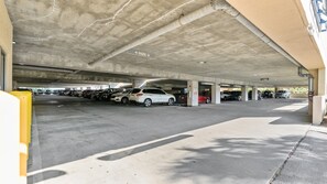 Parking Garage - Elegant Oceanview Brighton 2006 2 Br Kingston,Pool (Myrtle Beach)