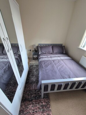 1 bedroom - Room-elegant Guest Room in West Midlands (Tipton)