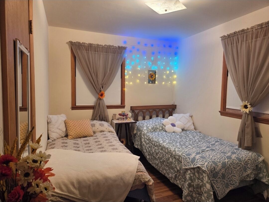 3 bedrooms, in-room safe, free WiFi, bed sheets