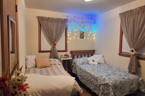 3 bedrooms, in-room safe, free WiFi, bed sheets