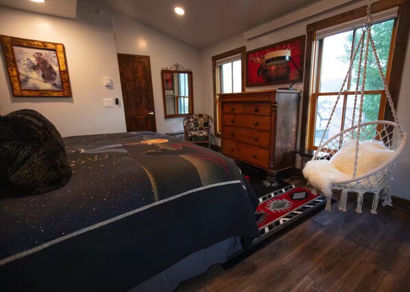 3 bedrooms, iron/ironing board, travel cot, free WiFi