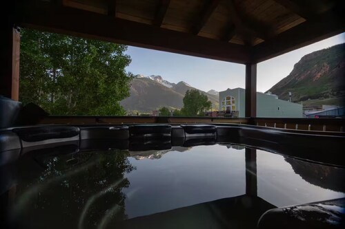 Beautiful Mountain Home with Hot Tub