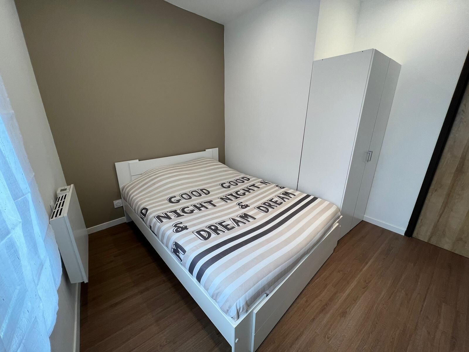 熨斗/熨衣板、WiFi、床单