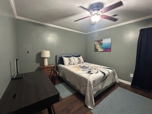 Room - Comfortable Charming Convenient in Covington TN (Covington)