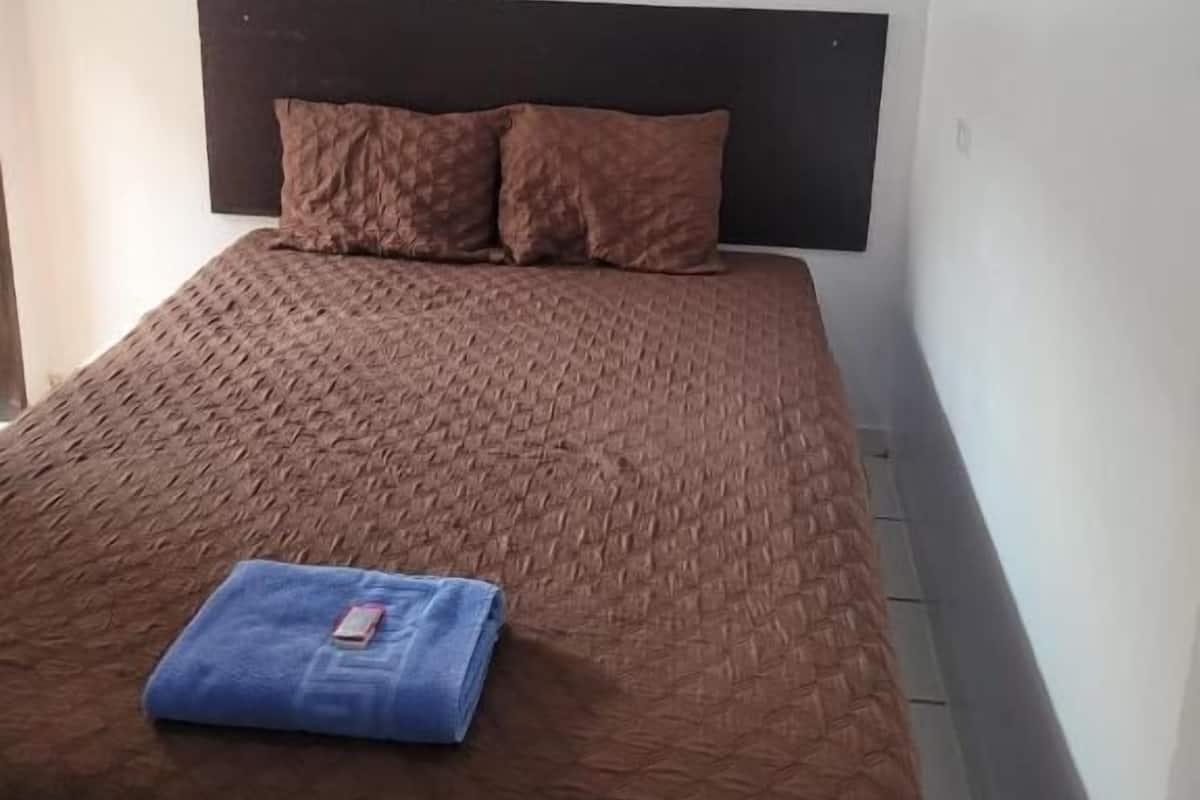Comfort Double Room, Patio, Courtyard View | Desk, blackout drapes, iron/ironing board (on request), WiFi (free)