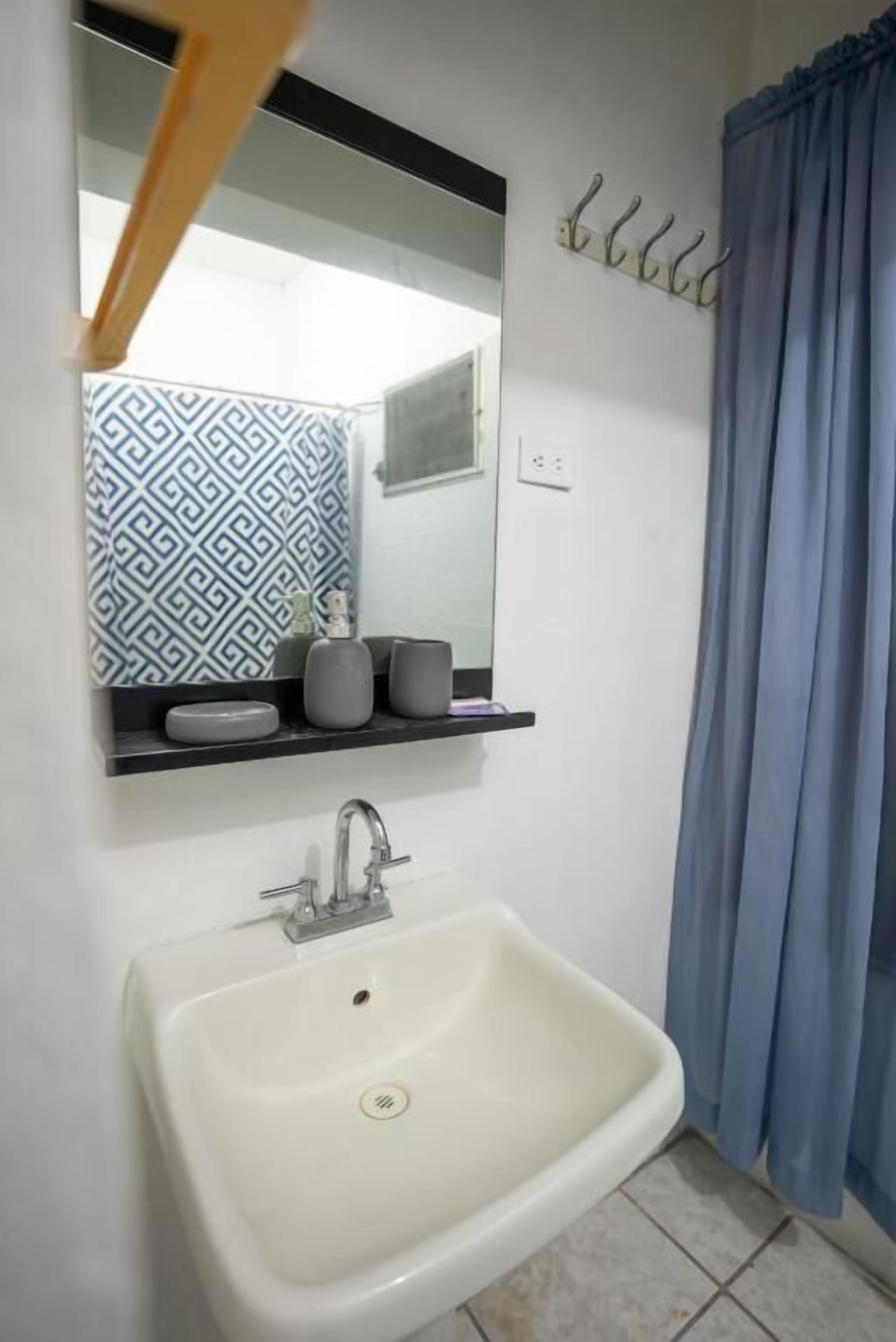 Standard Quadruple Room, Patio, Courtyard View | Bathroom