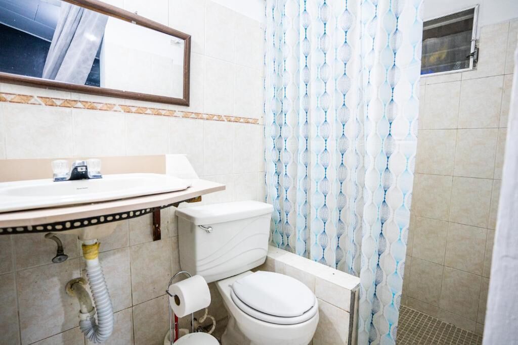 Comfort Double Room, Patio, Courtyard View | Bathroom