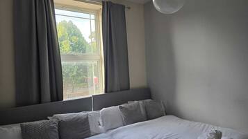 2 bedrooms, iron/ironing board, WiFi, bed sheets