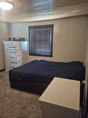 2 slaapkamers, een strijkplank/strijkijzer