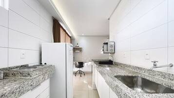 Basic Apartment | Private kitchen