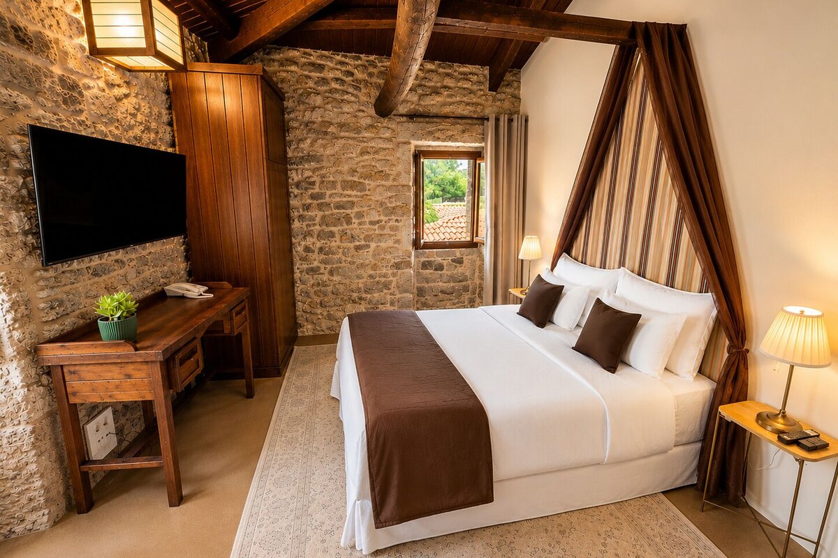 WiFi (free), individually decorated, individually furnished, bed sheets