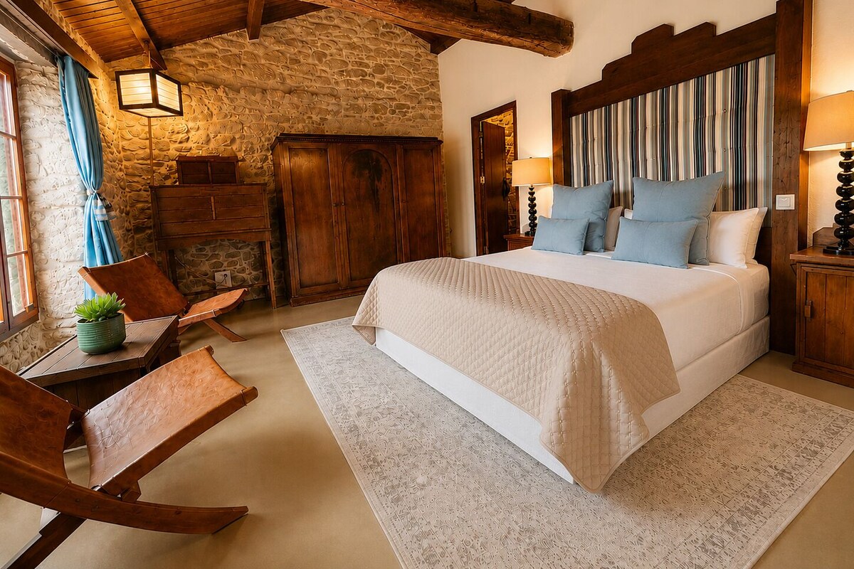 WiFi (free), individually decorated, individually furnished, bed sheets