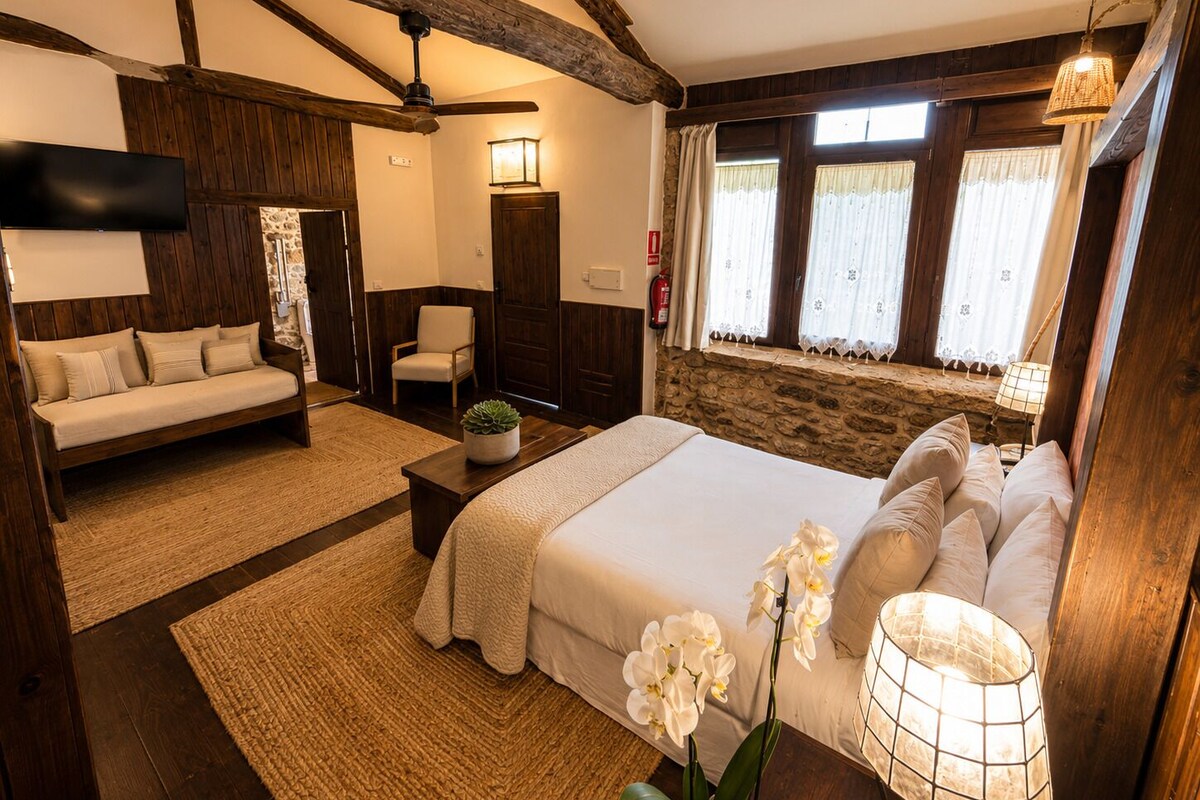 WiFi (free), individually decorated, individually furnished, bed sheets