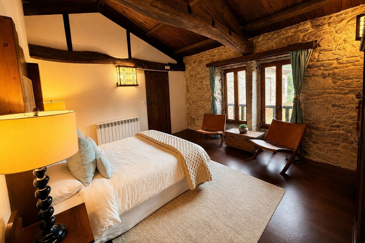 Suite, uitzicht op bergen | Gratis wifi, individueel gedecoreerd, individueel gemeubileerd