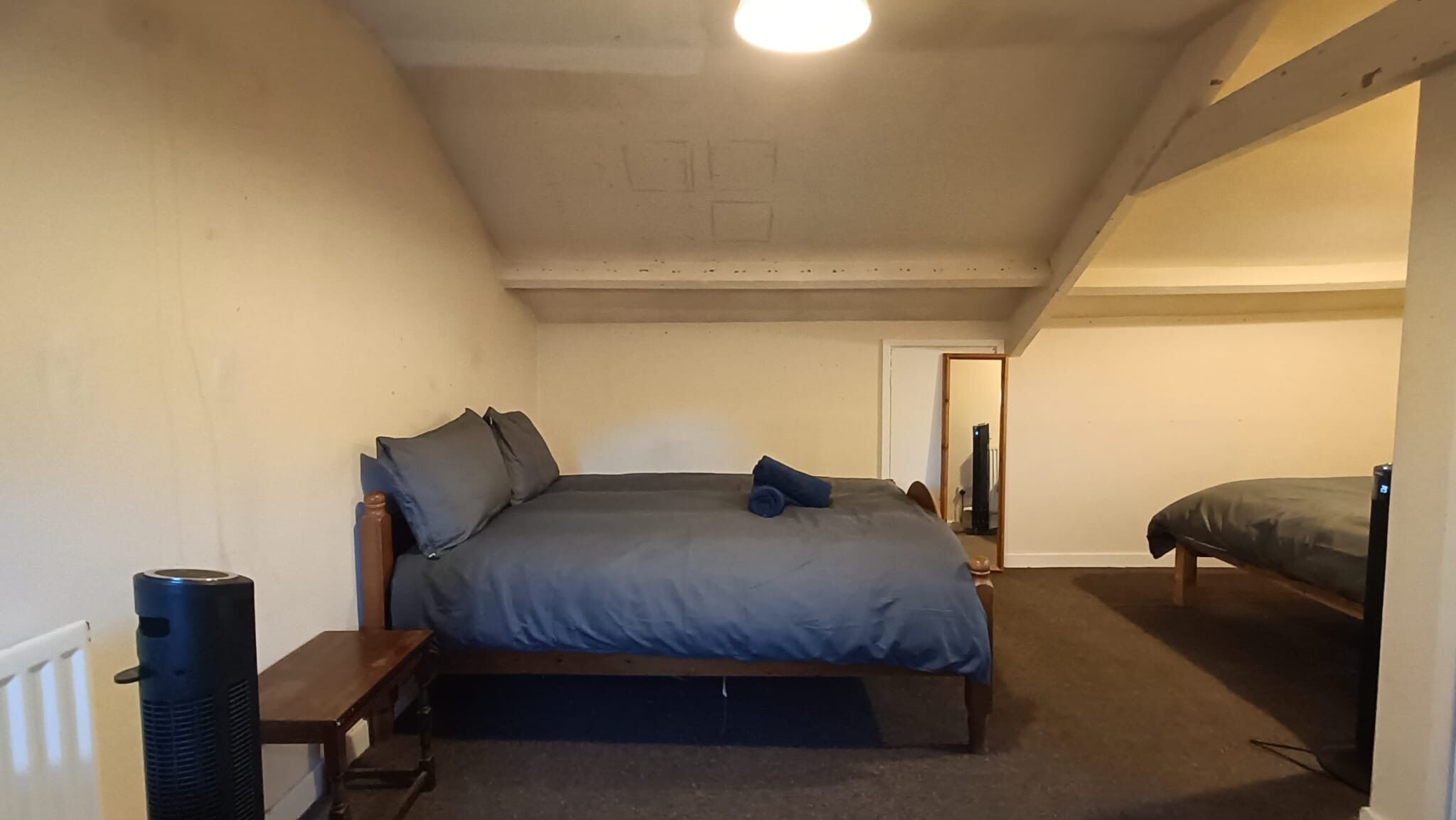 4 bedrooms, iron/ironing board, bed sheets
