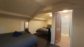 Room - No1 Central Hot Tub & Pool Table w/Private Garden (Cardiff)