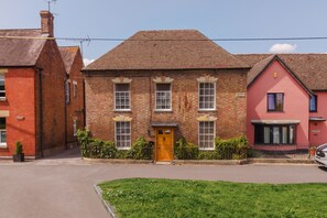 A traditional brick building with a central entrance, a red brick facade, and a small front garden. - Kempsey House -  Frampton on Severn, Gloucester, Tewkesbury (Frampton on Severn)