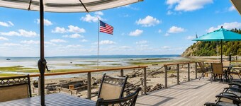 Useless Bay I Beachfront I Sleeps 8