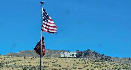 Peaceful 1.5-bedroom Tiny home with AC/Heat in Winnemucca with beautiful sunsets